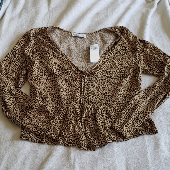 NWT Hollister Leopard Print Peplum Blouse - Picture 5 of 11